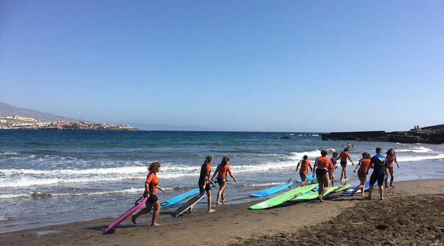 Guía de Surf en Porís de Abona, Tenerife: Descubre los Mejores Itinerarios para una Experiencia Inolvidable de Surf