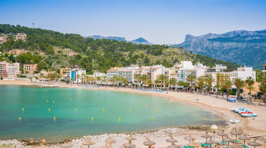 Descubre el Surf en Puerto de Sóller, Mallorca: La Guía Definitiva para Aprender a Surfear en un Paraíso Mediterráneo