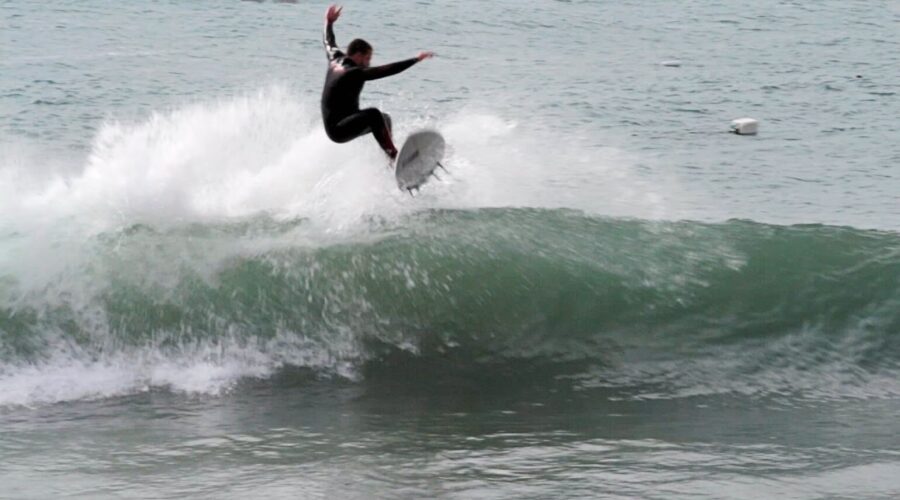 Descubre el Mejor Surf en Almería: Cursos, Clases y Experiencias Únicas