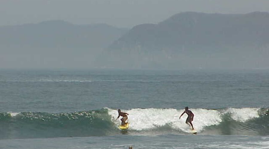 Experiencia de Surf en Tarifa: Aprende y Perfecciona tus Habilidades en Casas de Porro