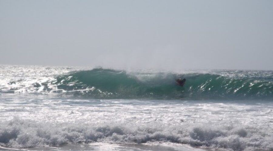 Guía de Viaje de Surf en Conil de la Frontera: Descubre las Mejores Experiencias de Surf en la Costa Gaditana