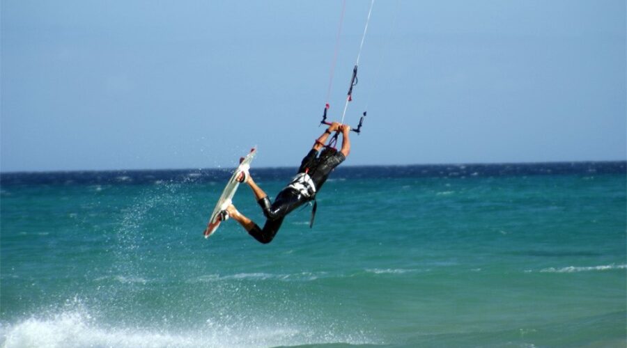 Descubre las Mejores Experiencias de Surf en Costa Calma, Fuerteventura: Guía Única