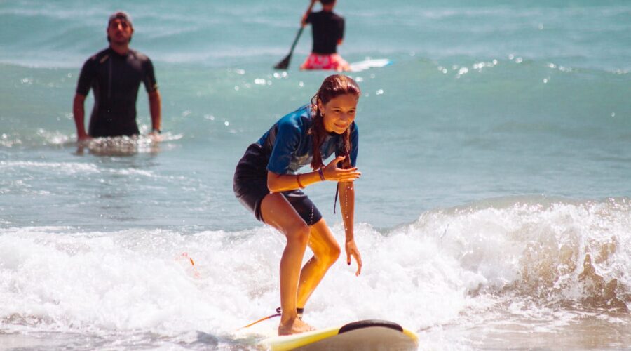 Guía de Surf en El Grao de Castellón: Descubre las Mejores Experiencias de Surf en esta Joya Mediterránea