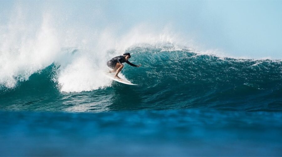 Liencres: Aprende a surfear en Cantabria y vive una experiencia inolvidable en el paraíso del surf. Descubre los mejores itinerarios para disfrutar de clases intensivas, explorar la zona y sumergirte en las olas de Liencres. ¡Prepárate para vivir una aventura única en este destino de ensueño!