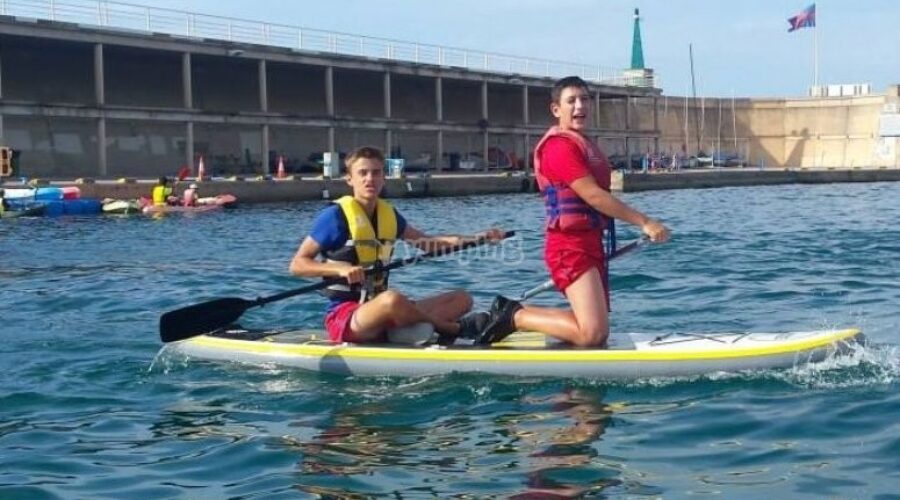 Guía de Surf en Mataró: Aprende a surfear en la Costa de Barcelona