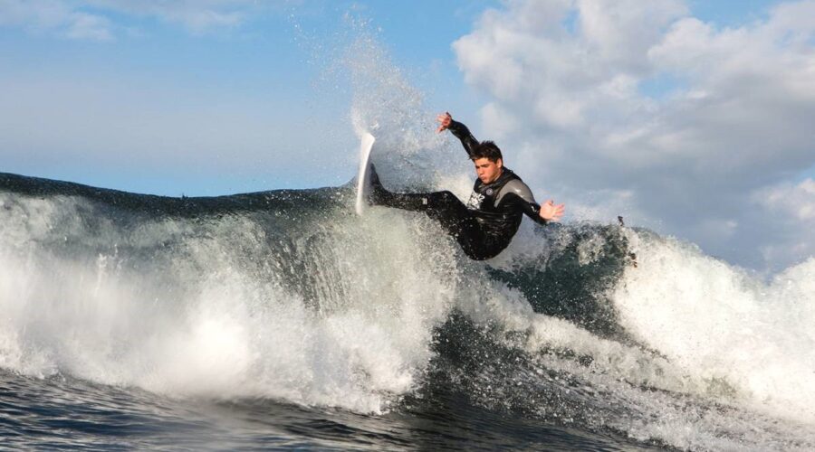 Explora Suances: 3 itinerarios para vivir una experiencia de surf increíble en Cantabria