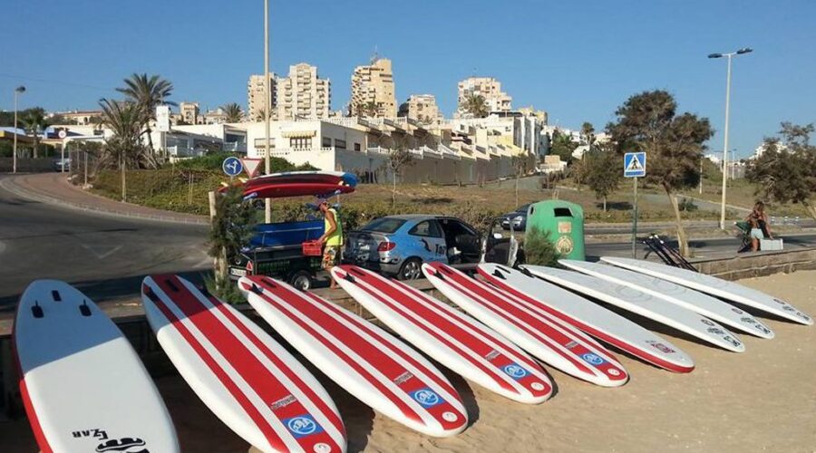 Descubre Torrevieja a Través del Surf: Vive una Experiencia Inolvidable en la Costa de Alicante