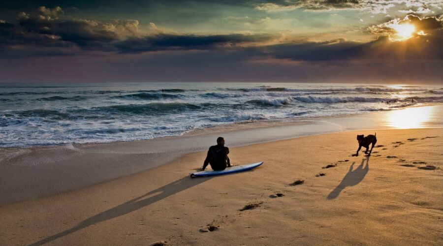 El Papel de las Mujeres en el Surf: Historia y Actualidad