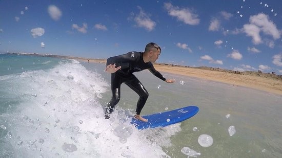 clases de surf fuerteventura